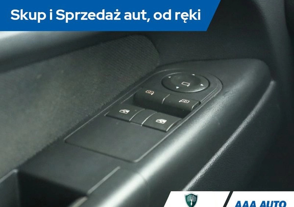 Opel Zafira cena 24000 przebieg: 199246, rok produkcji 2011 z Ińsko małe 211